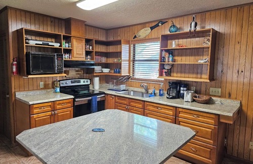 Fedhaven Casa | Lake Hatchineha w/Private Ramp! Kissimmee Chain of Lakes w/covered boathouse.