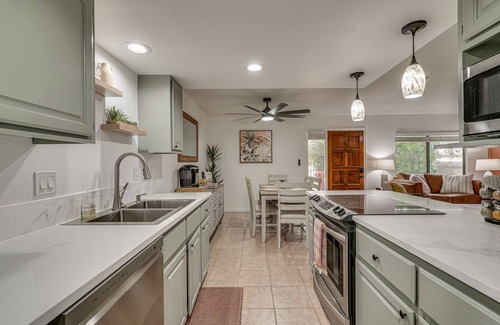 Lake Havasu City Apartamento | Lake Havasu City Condo: 1 Mi to Boat Ramp!