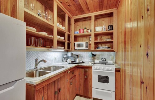 Piney Cabaña | Lake Haven Cottage (On Lake Hamilton)