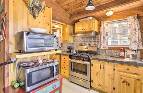 Sanbornton Cabina | Lake Hermit Cabin w/ Kayaks & Paddleboards!