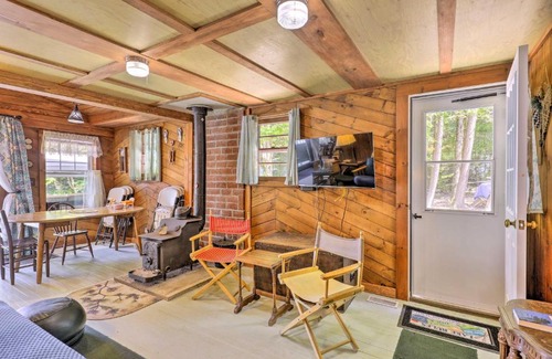 Sanbornton Casa | Lake Hermit Cabin with Kayaks and Paddleboards!