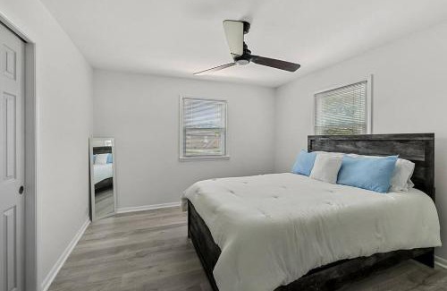 Winchester Casa | Lake Home, Dock, Fire Pit, Hot Tub, Game Room, Etc