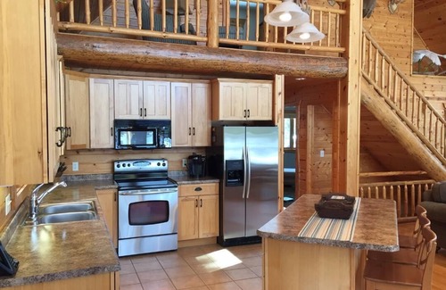 Hayward Casa | Lake Home en un hermoso lago privado, a 15 millas del centro de Hayward, WI