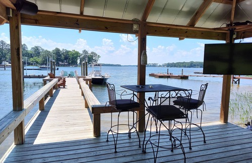 Chapin Casa | Lake Home with Pool Table, Dock, Kayaks, Fire Pits, Ice Maker