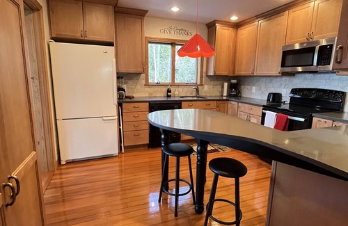 Deerfield Casa | Lake House & Beach, Waterfront with Dock, Spacious Yard, Pets Welcome