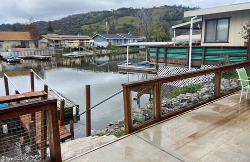 Clear Lake Casa | Lake house bungalow!