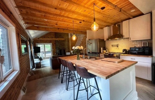 Tafton Cabina | Lake House Cabin with Dock Slip