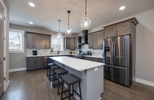 Lakewood Casa | Lake House for 10, 20 min to DT