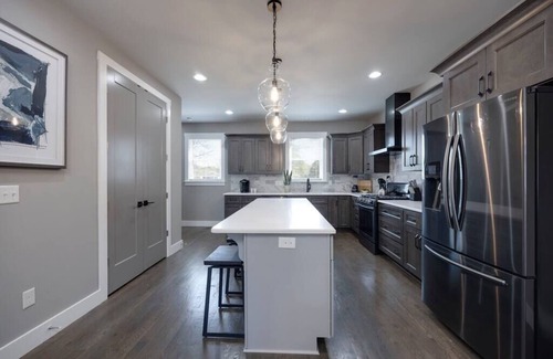 Lakewood Casa | Lake House for 10, 20 min to DT