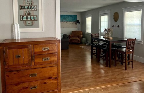 La Cygne Casa | Lake House Getaway, 1 hour from KC!