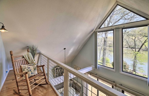 Tri-Cities Casa | Lake House Haven: Fire Pit, Boat Dock + More!