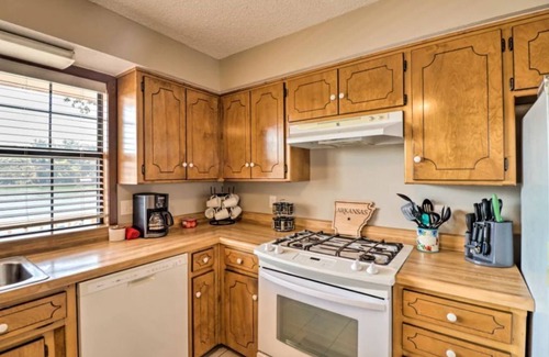 Piney Casa | Lake House in Hot Springs with newly remodeled deck on Lake Hamilton