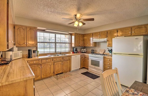 Piney Casa | Lake House in Hot Springs with newly remodeled deck on Lake Hamilton