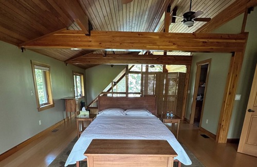 Union Springs Casa | Lake house on Cayuga Lake 5 minutes from Aurora: dock, lake access, kayaks!