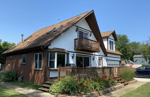 Solon Mills Casa | Lake House on Chain O’ Lakes. Antioch IL