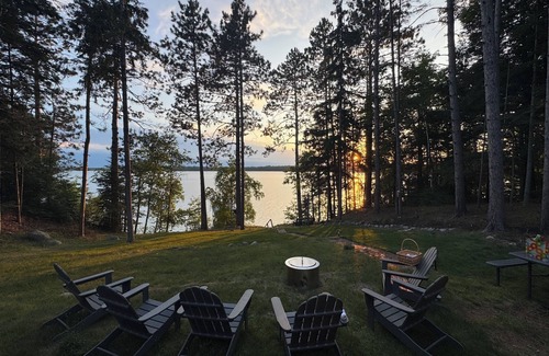 Lac du Flambeau Cabaña | Lake House Retreat on Beautiful Fence Lake, 2-Bedroom with WiFi, AC