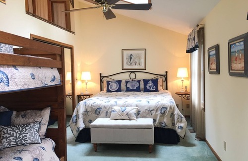 Bradley Casa | Lake House Retreat / Weekend Escapada