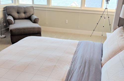 Candler Casa | Retiro de Lake House con playa privada!