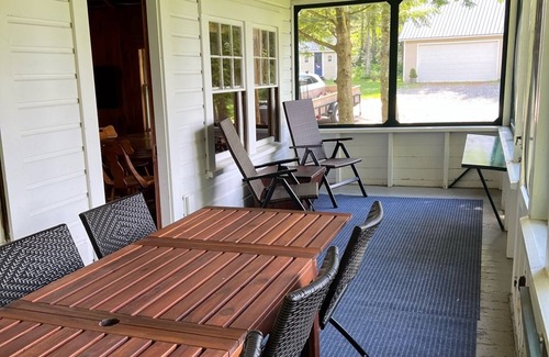 West Alton Casa | Lake house with beach access (newly renovated)