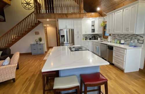 Monticello Casa | Lake house with boat ramp access across the street & tons of boat parking space.