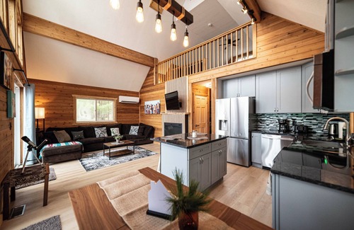 Irons Casa | Lake house with private beach Where Sunsets Mesmerize