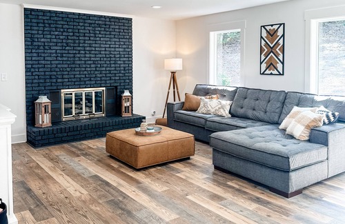 Gainesville Casa | Cozy retreat on Lake Lanier. Stunning views w/access to boat dock