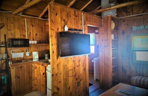 Oscoda Casa | Lake Huron - Super Cute Lake Front Cabin (Sleeps 5)