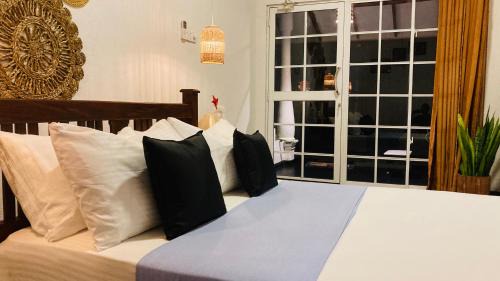 Weerawila Casa | Lake Ibis