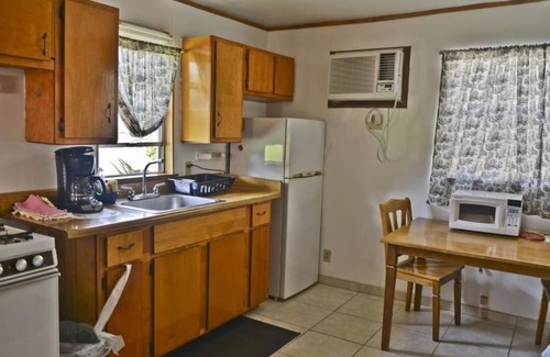 Winter Haven Cabaña | Lake Ida Beach Resort