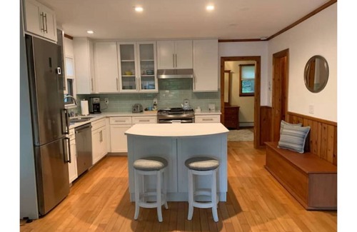 Hinesburg Casa | Lake Iroquois Exclusive - Close to Burlington!