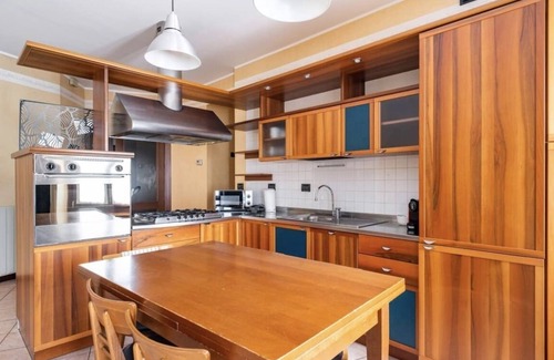 Pisogne Apartamento | ISEO LAKE - Modern accommodation in the historical centre