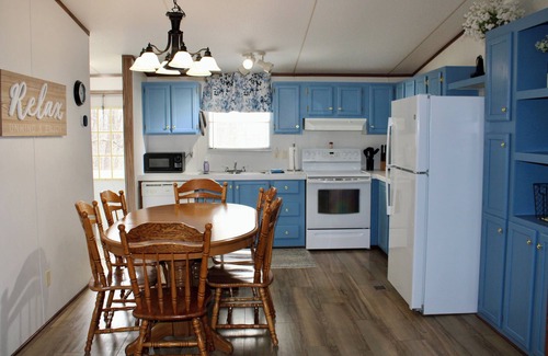 Russell Springs Casa | Lake it or Leave it! Lake House just one mile from Lake Cumberland Marina