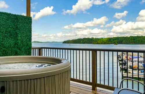 Dandridge Casa | Lake It Up @ Smoky MTN Lakeside