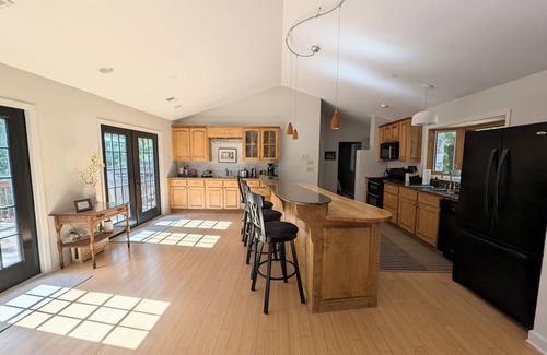 Forest Lake Heights Casa | Lake James 3 bd/2 ba Lakeview Home with Pool, Boat Ramp and Free Kayaks