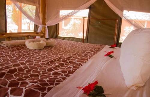 Tsavo West Cabina | Lake Jipe Safari Camp