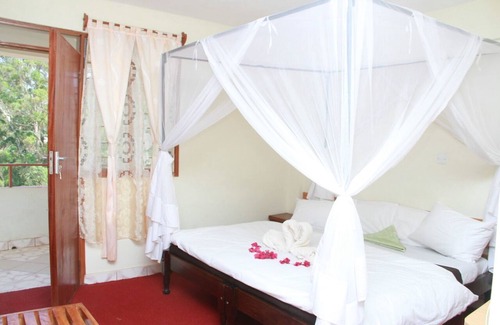 Tsavo West Cabina | Lake Jipe Safari Camp