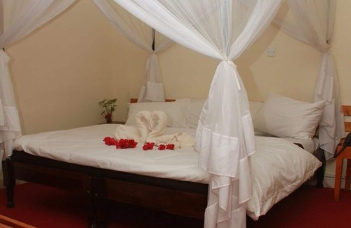 Tsavo West Cabina | Lake Jipe Safari Camp