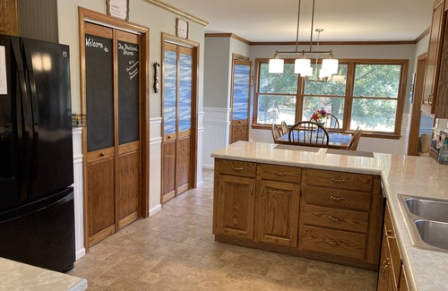 Seneca Casa | Lake Keowee Lakefront – Kayaks, Dock, Pets Welcome, level water entry