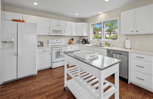 Seneca Casa | Lake Keowee Retreat w/Private Dock and Boat Ramp