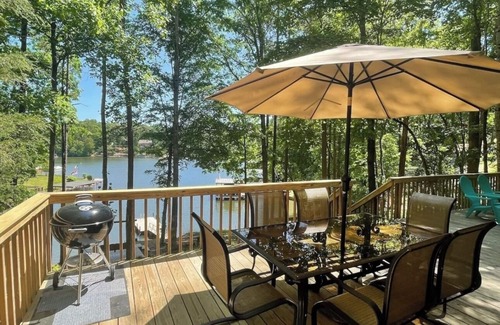 West Union Casa | Lake Keowee Waterfront Family-Friendly Home