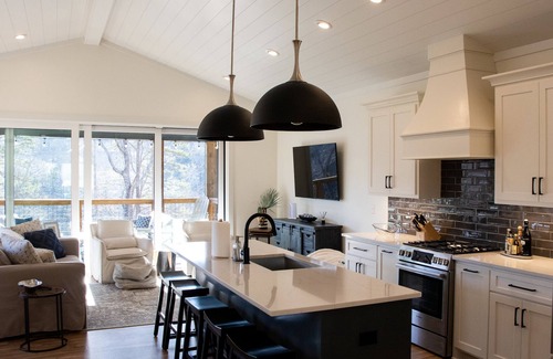 West Union Casa | Lake Keowee Waterfront Clemson Retreat