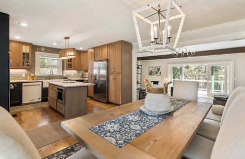 Cumming Cabaña | Lake Lanier Cottage con Deep Water Double dock-Alquileres mensuales