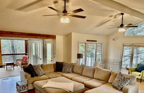 Cumming Casa | Lake Lanier Sunset Views - Month of June