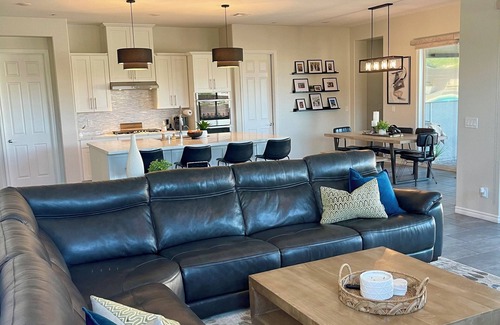Lake Las Vegas Casa | Lake Las Vegas paradise in your own backyard!