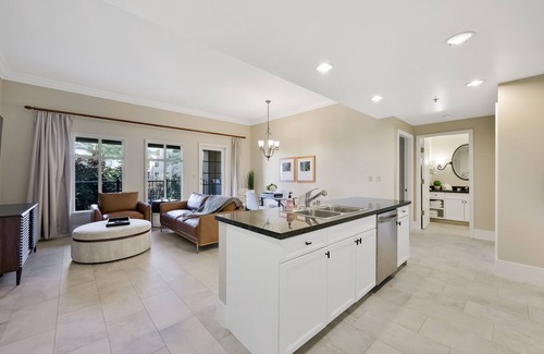 Lake Las Vegas Condominio | Lake Las Vegas Retreat: Elegant Comfort Awaits