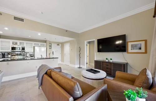 Lake Las Vegas Condominio | Lake Las Vegas Retreat: Elegant Comfort Awaits
