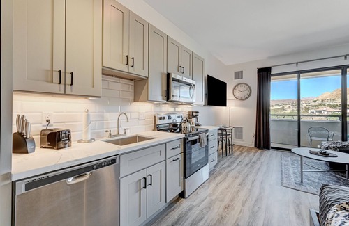 Lake Las Vegas Condominio | Lake Las Vegas Studio with Serene Views
