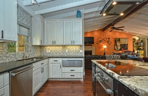 Marble Falls Casa | Lake LBJs Most Popular Luxury Home / Boat Rental On-site & Tons of Amenities!