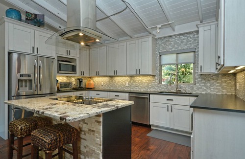 Marble Falls Casa | Lake LBJs Most Popular Luxury Home / Boat Rental On-site & Tons of Amenities!
