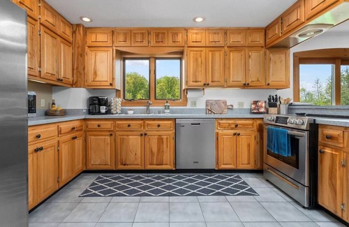 Lake Leelanau Casa | Lake Leelanau Therapy-HotTub/Kayaks/FirePit